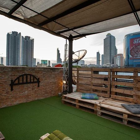 The Bridge Hostel Bangkok Exteriör bild
