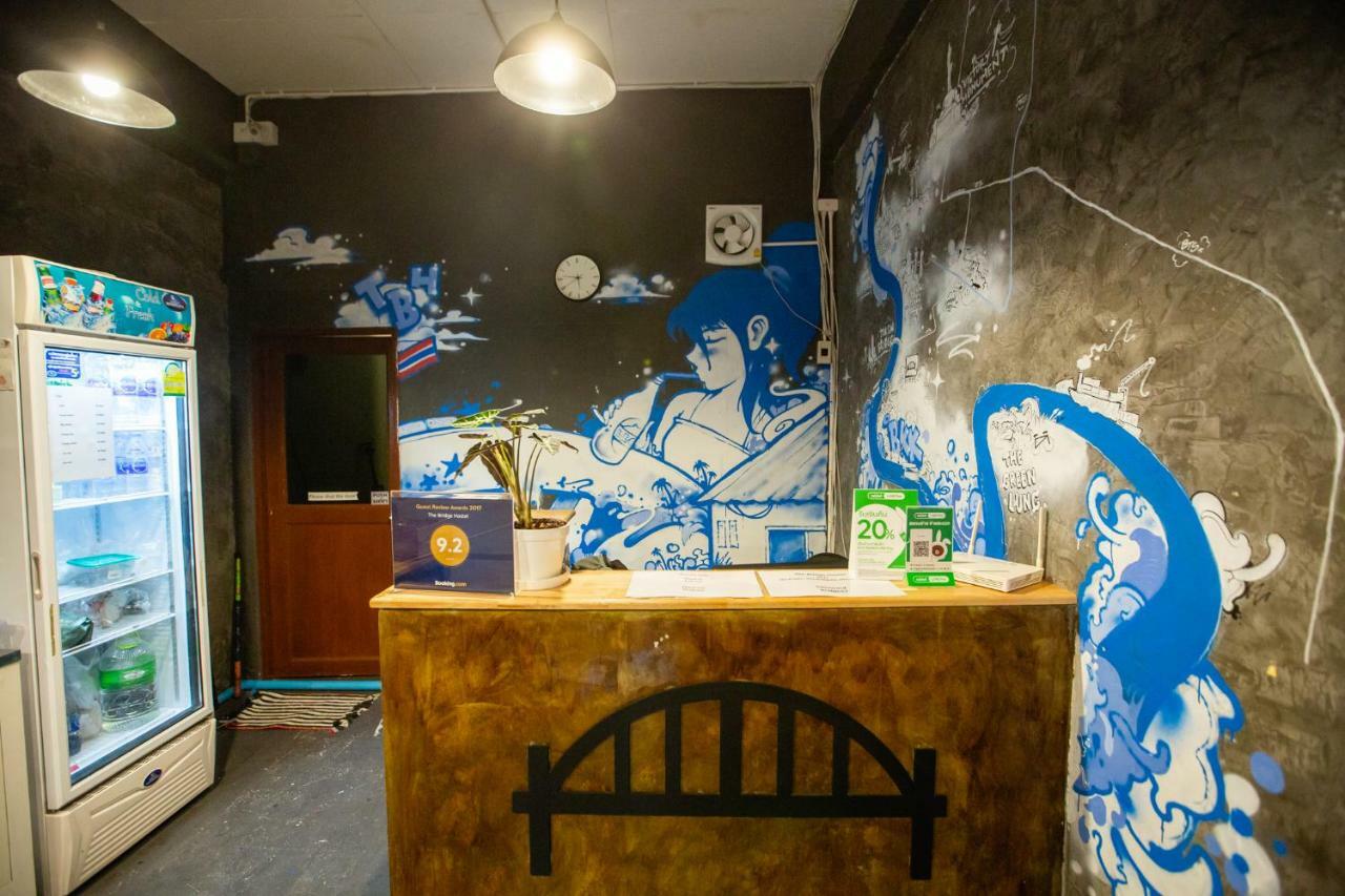 The Bridge Hostel Bangkok Exteriör bild