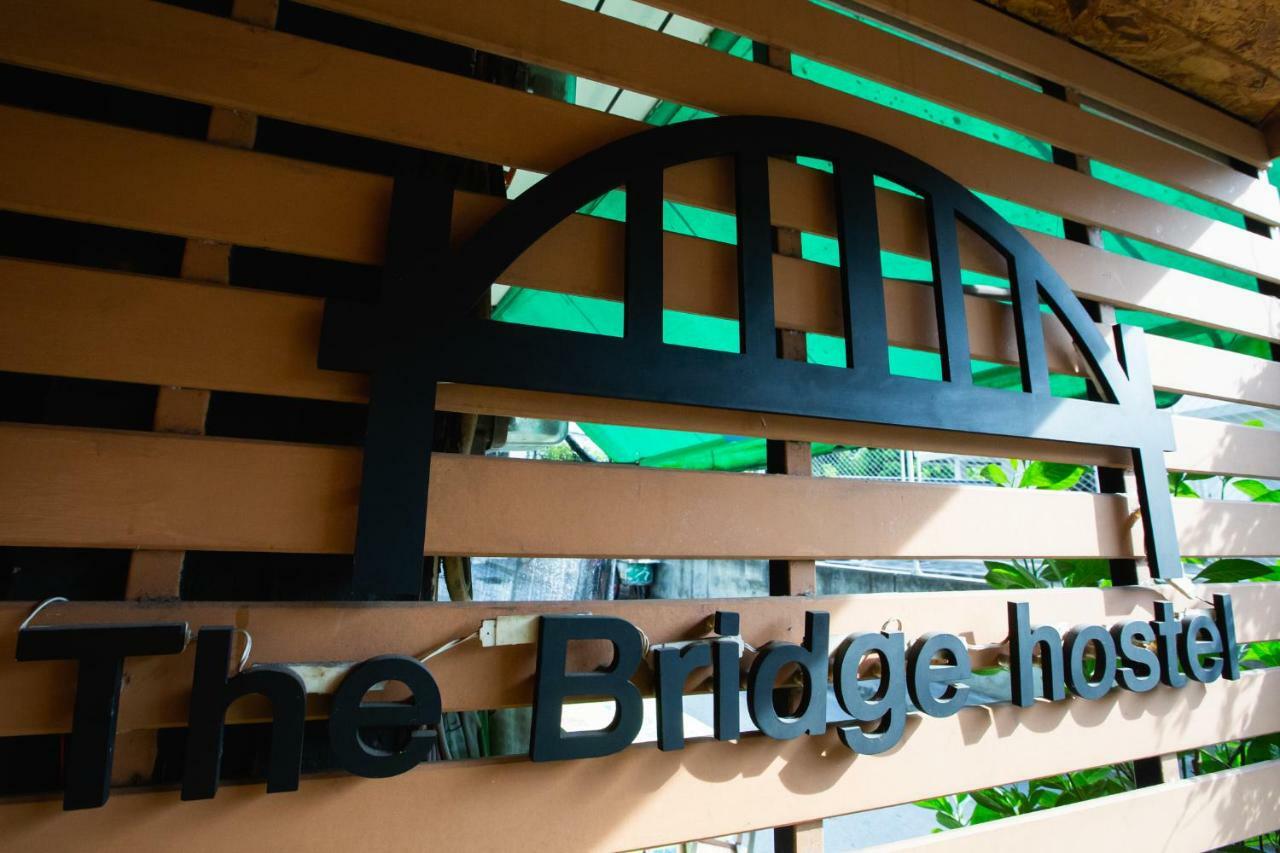 The Bridge Hostel Bangkok Exteriör bild