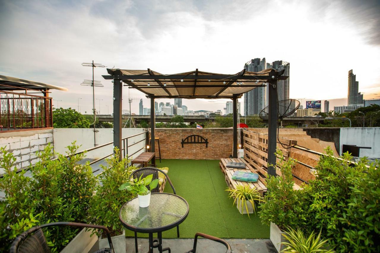 The Bridge Hostel Bangkok Exteriör bild