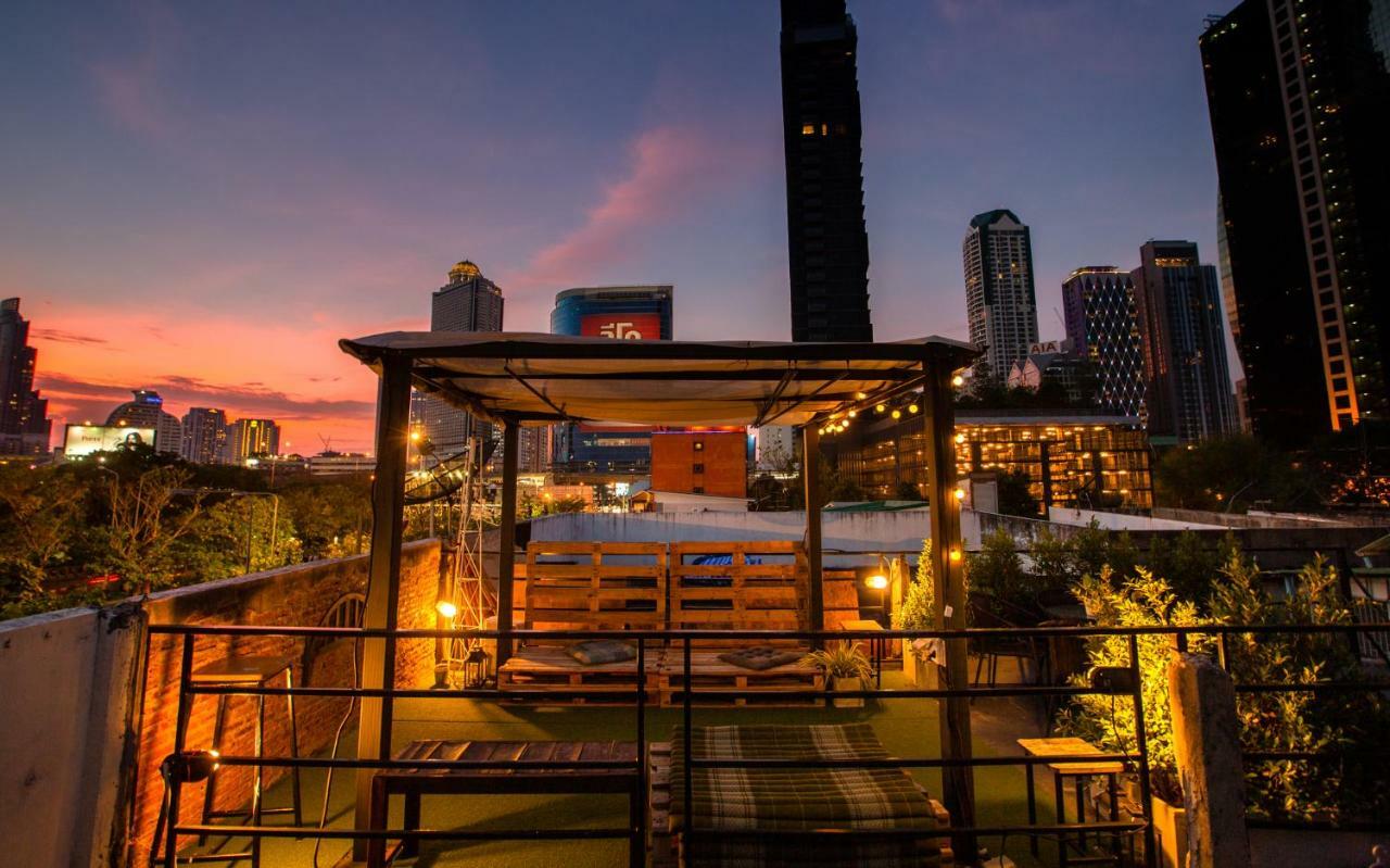 The Bridge Hostel Bangkok Exteriör bild