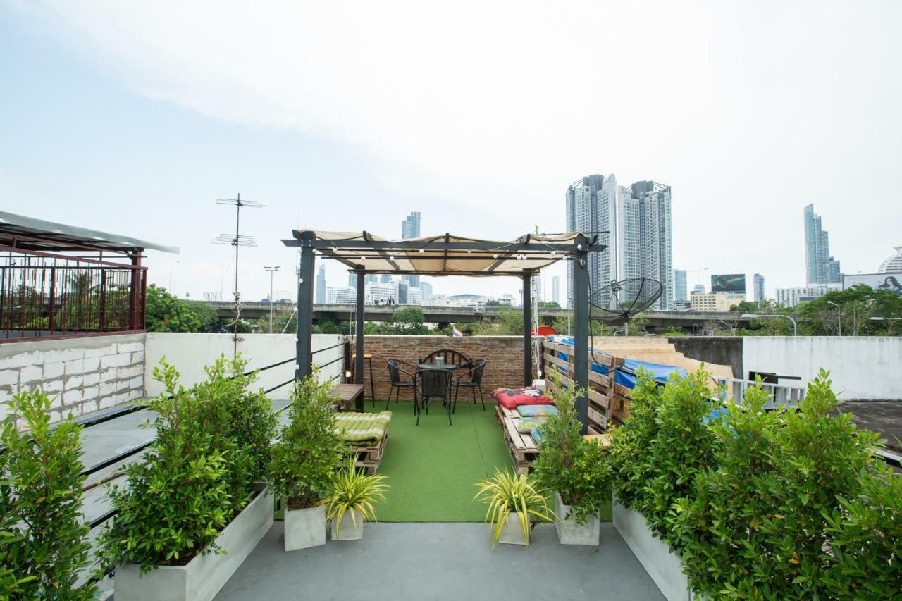The Bridge Hostel Bangkok Exteriör bild