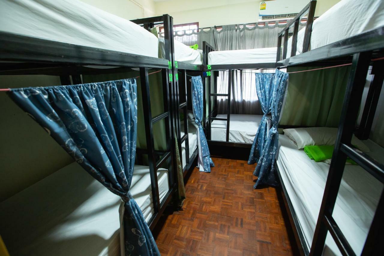 The Bridge Hostel Bangkok Exteriör bild