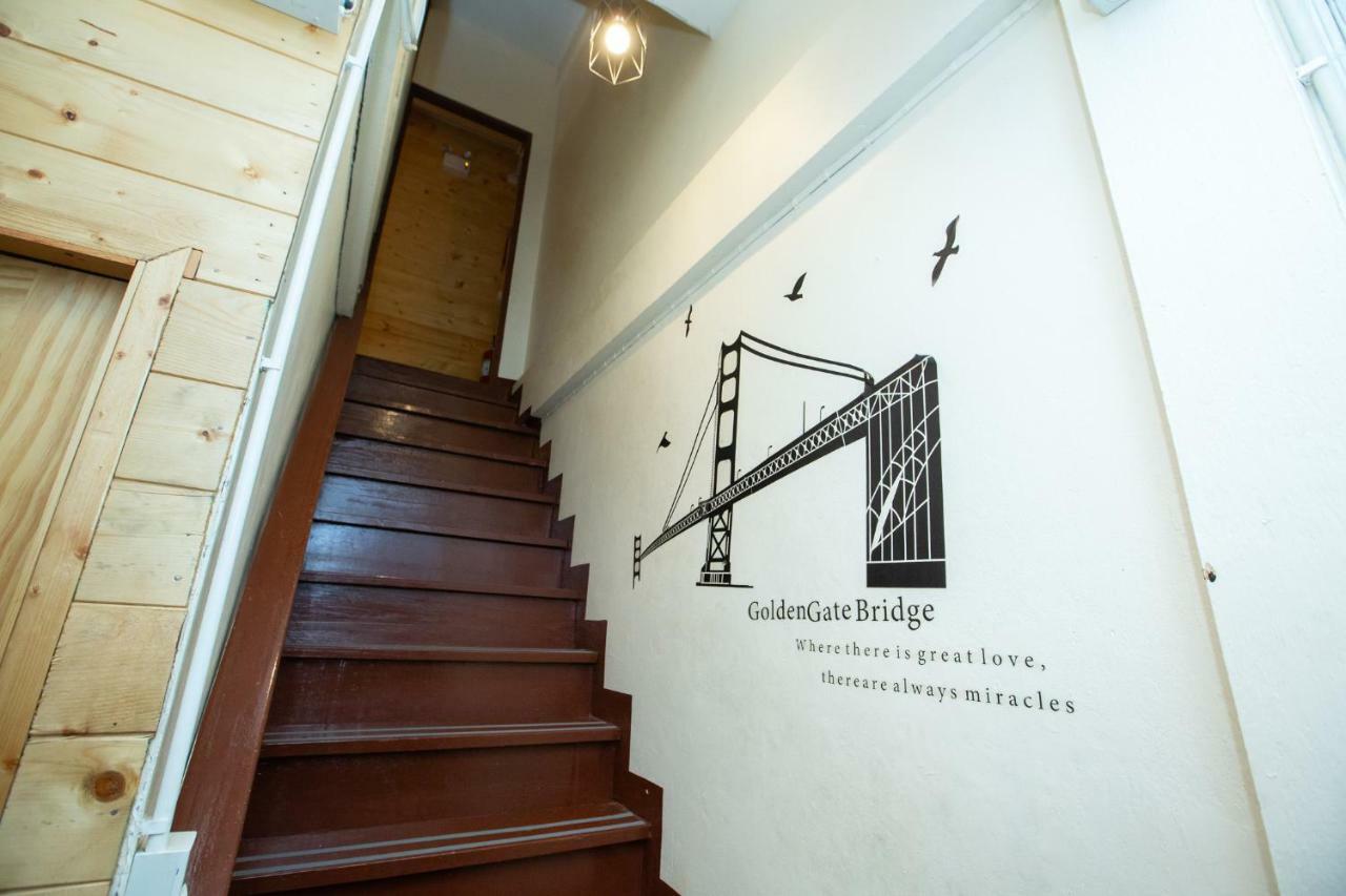 The Bridge Hostel Bangkok Exteriör bild