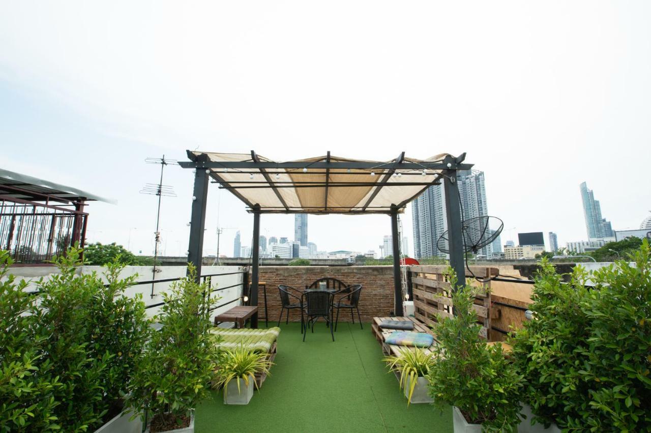 The Bridge Hostel Bangkok Exteriör bild